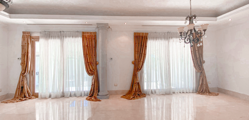 Residencia En Fraccionamiento y Club de Golf: La Herradura, Carretera Nacional, Monterrey, NL