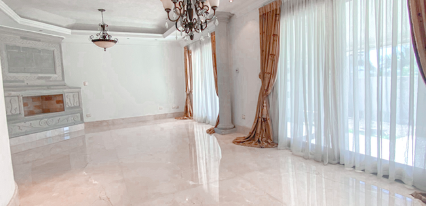 Residencia En Fraccionamiento y Club de Golf: La Herradura, Carretera Nacional, Monterrey, NL