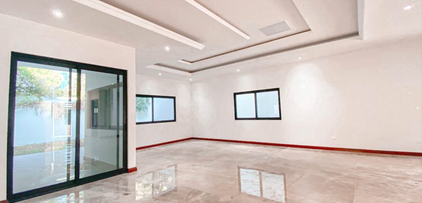 Residencia en Colonia del Valle, San Pedro Garza García.